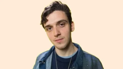 Lauv, Armaan Malik perform on ‘I’m So Tired’ at Lollapalooza in Mumbai