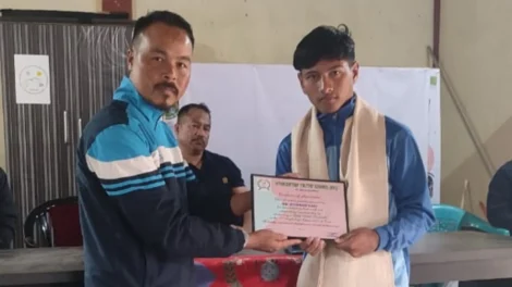 HYC Ri bhoi Sepngi honours football star Stephan Ranee for M’laya Game success